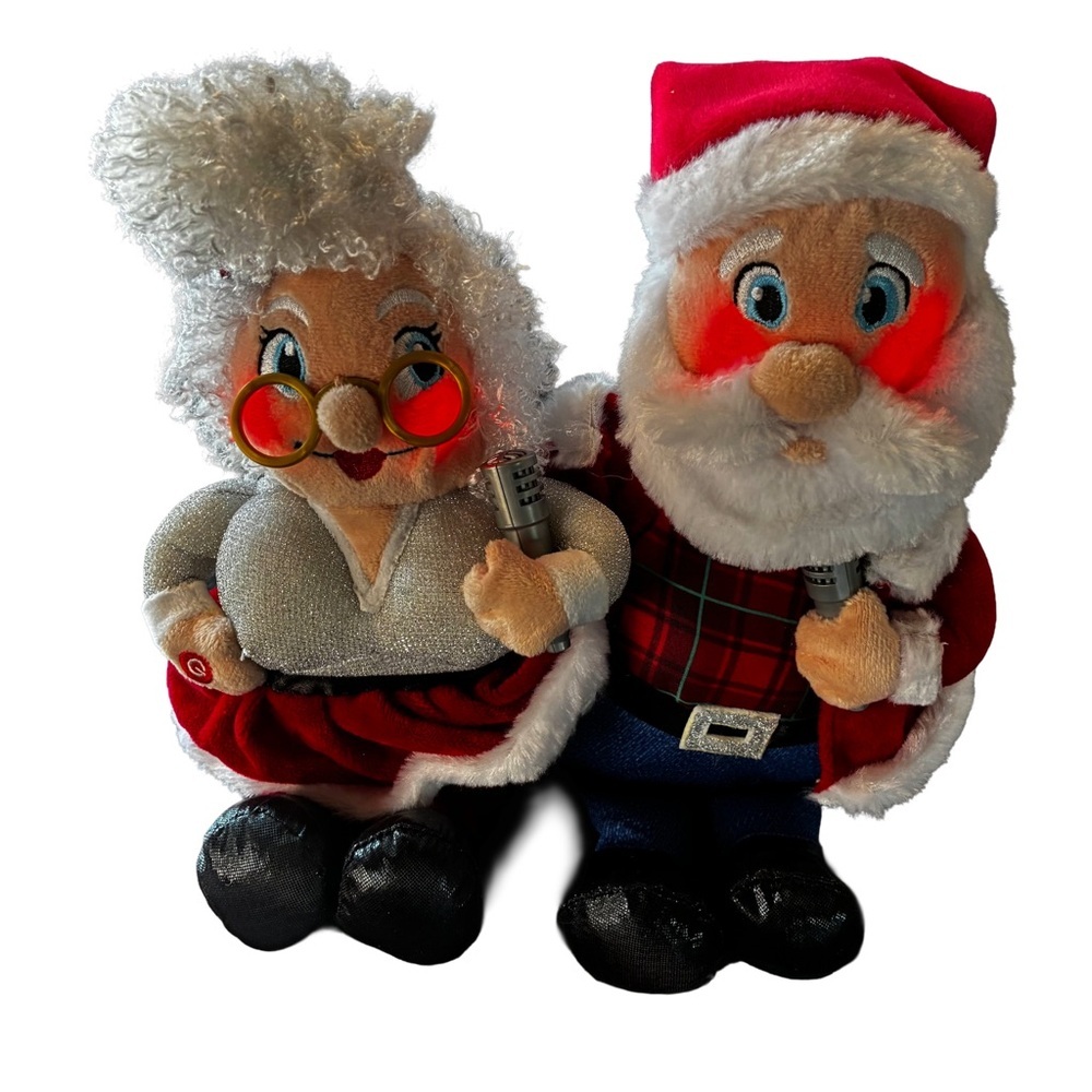 🎄 Gemmy Animated Mr & Mrs Claus Sing “Islands In The Stream” 🎶